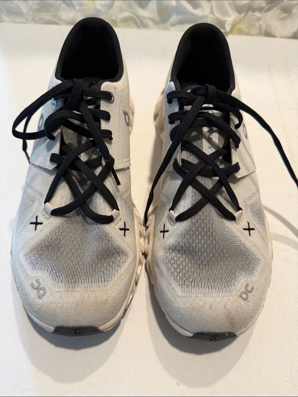 On Running Women's White and Black Cloudswift Lace-Up Sneakers